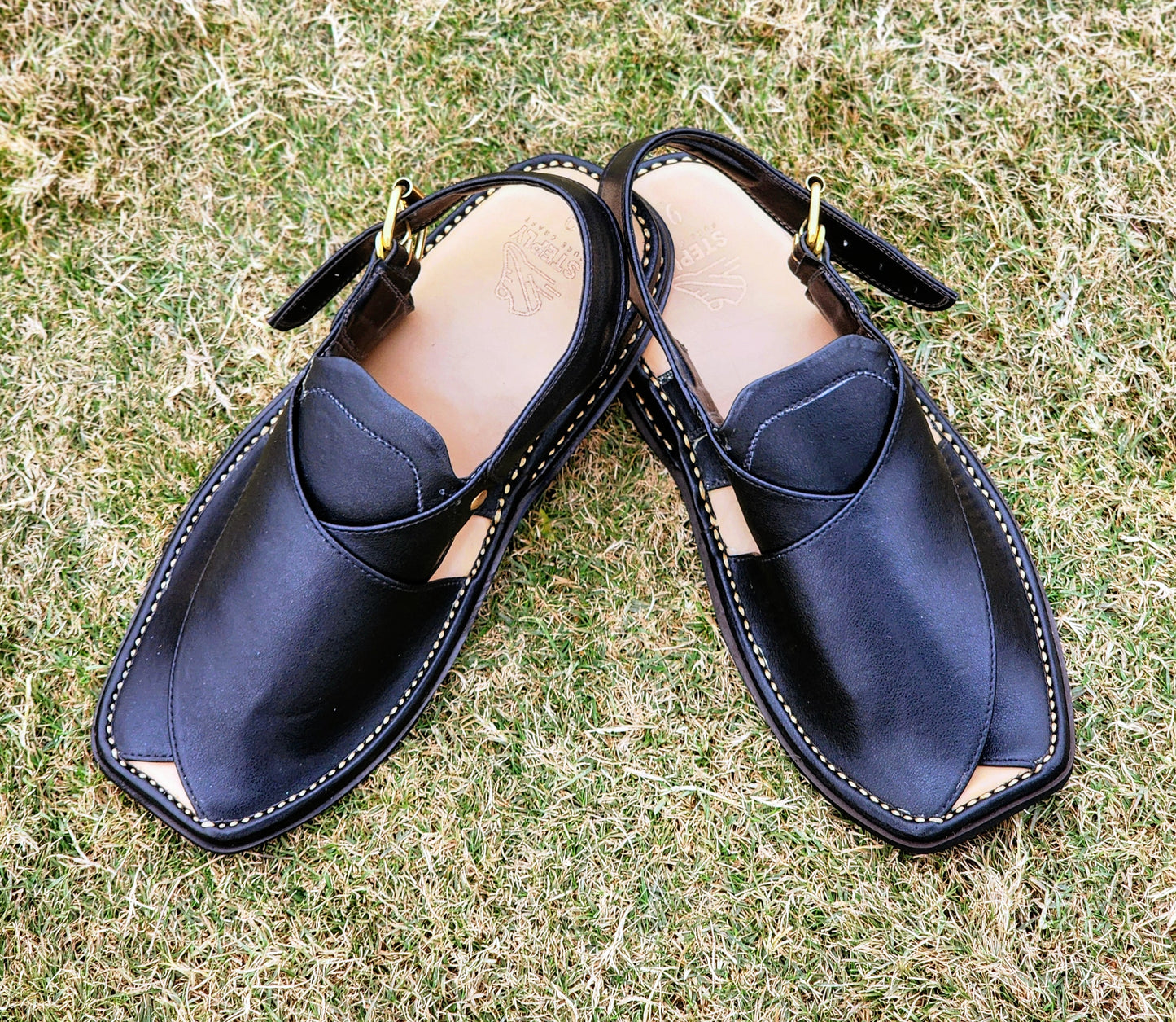 Black Zardari Shape Pishawari Chappal